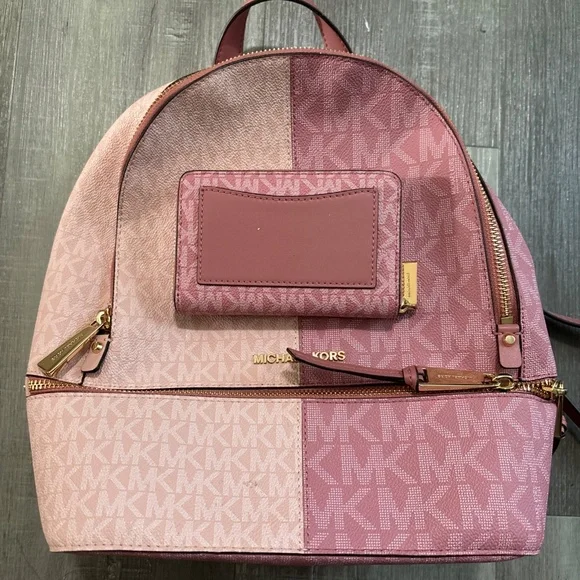 Michael Kors pink backpack - Picture 6 of 10